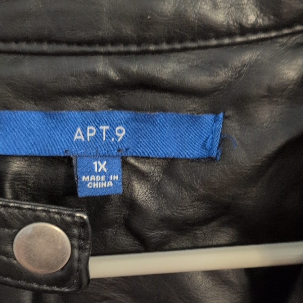 Women's Black Leather Jacket - Picture 2 of 6